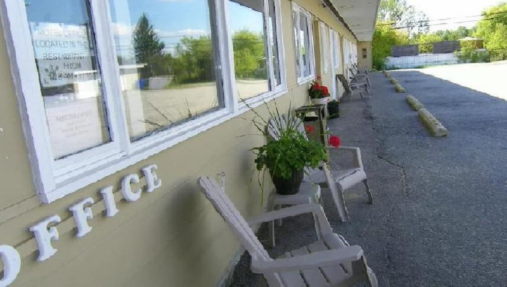 Trans Canada Motel & Restaurant Dryden Exteriör bild